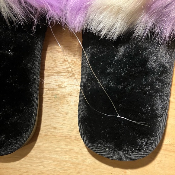 Cozy Faux Fur Slippers Sz 11-Black sole, Purple, lilac and Cream - Picture 3 of 8